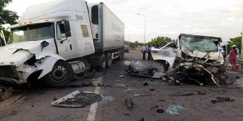 نيجيريا:17 قتيلا جراء تصادم حافلة وشاحنة
